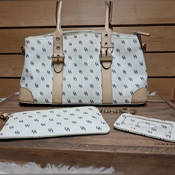 Vintage Dooney & Bourke Domed Satchel And Matching Accessories - Picture 7 of 10